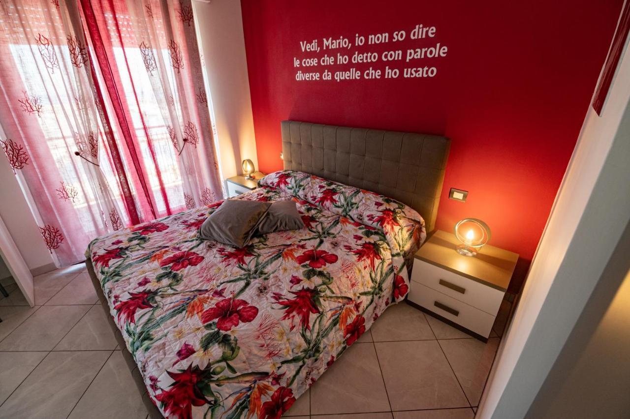 L'Isola Del Postino Rooms Прочида Экстерьер фото